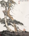 Figuras Fangzeng bajo los árboles de China tradicional